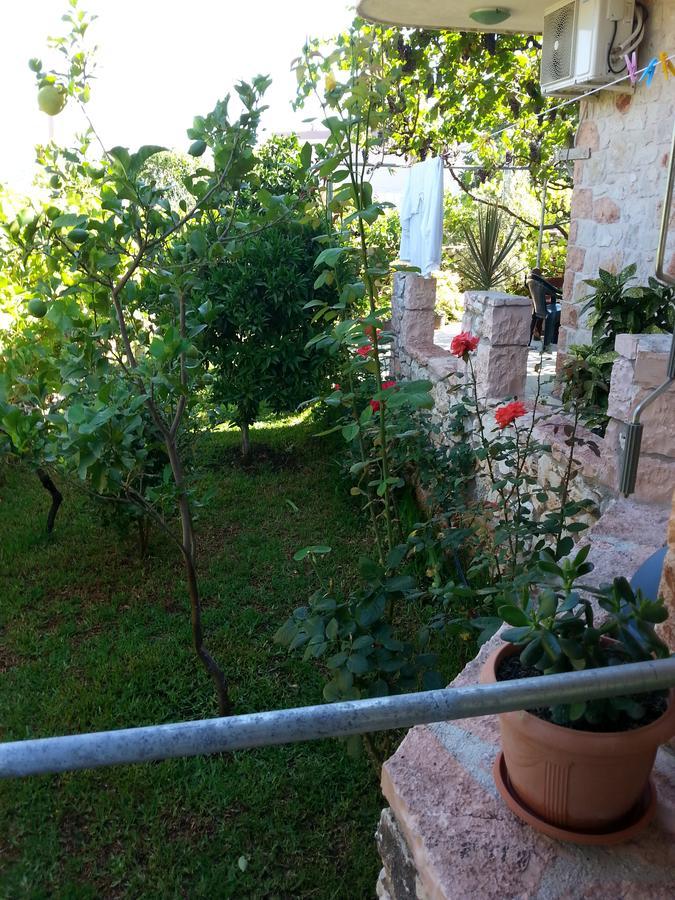 Altin Skrapari Guesthouse Ksamil Exterior photo