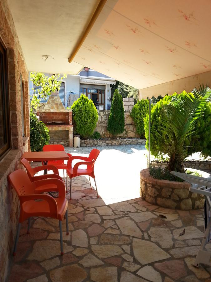 Altin Skrapari Guesthouse Ksamil Exterior photo