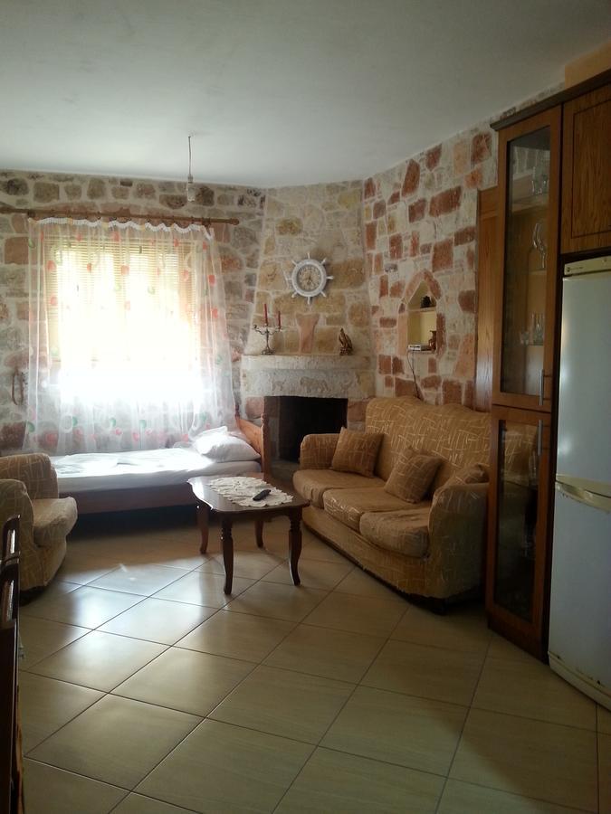 Altin Skrapari Guesthouse Ksamil Exterior photo