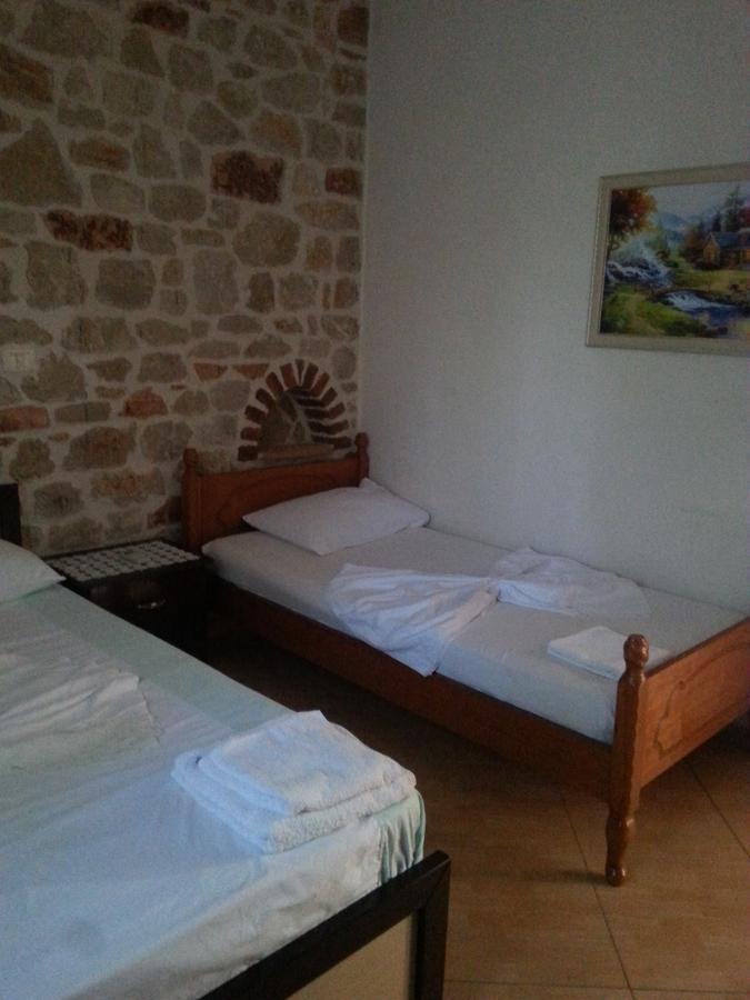 Altin Skrapari Guesthouse Ksamil Exterior photo