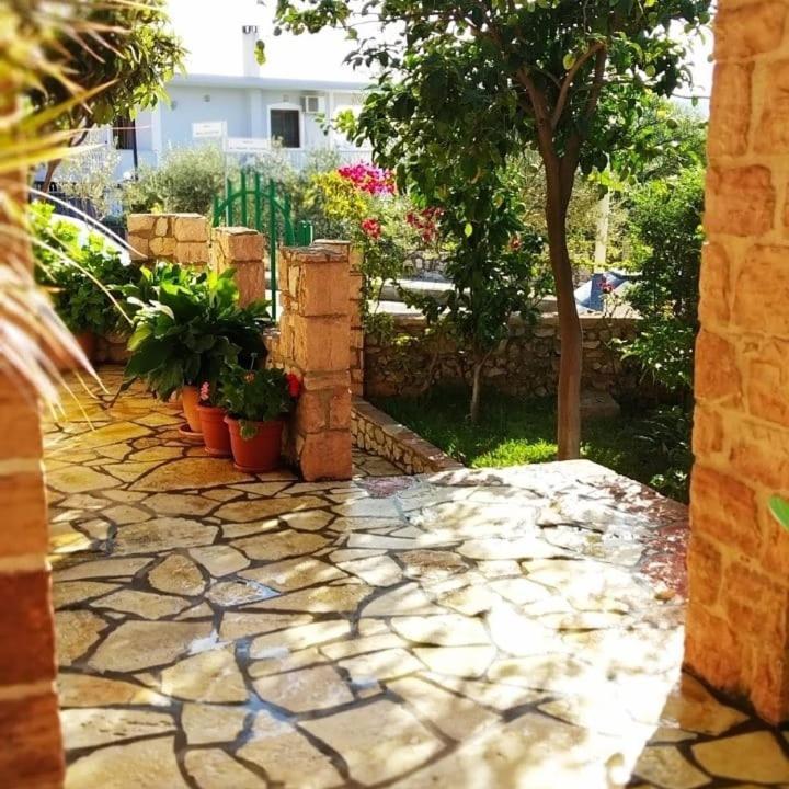 Altin Skrapari Guesthouse Ksamil Exterior photo